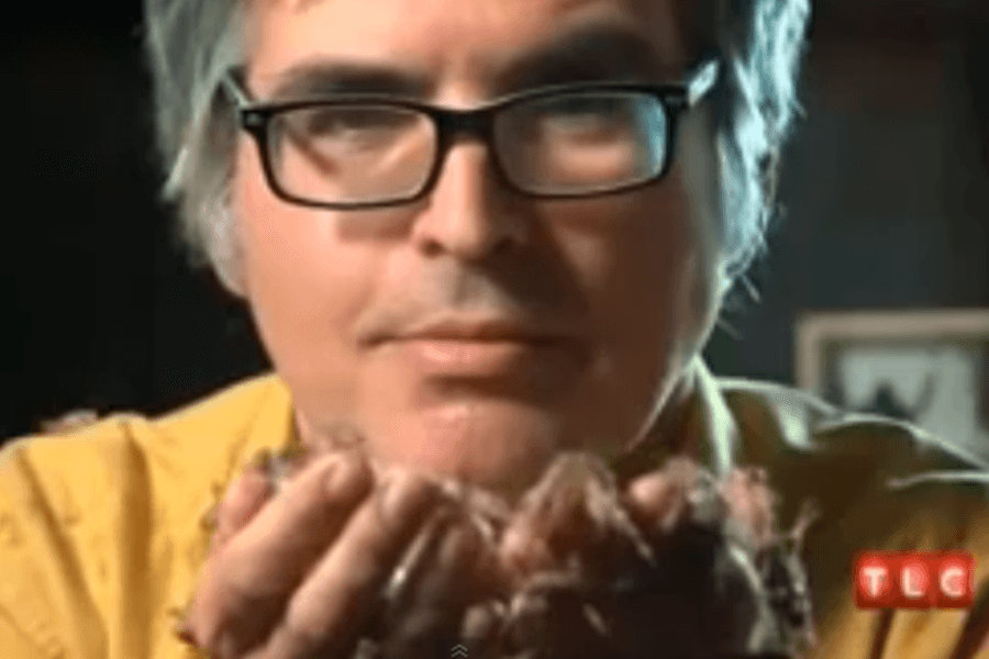 Have A Weak Stomach? Don’t Read This: Meet The Man Who Eats Insects Instead Of Food