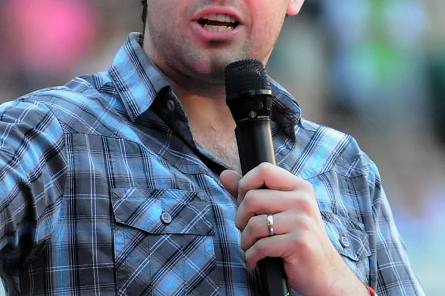TV Comedian Splits From Wife After Six Years