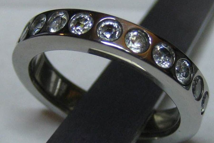 The Coolest Engagement Ring We’ve Ever Seen: Talk About A One-Of-A Kind Design!