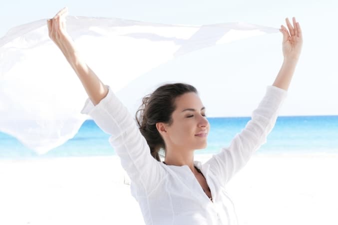 Moving Forward & Letting Go: How To Deal With Those Pesky Life Regrets