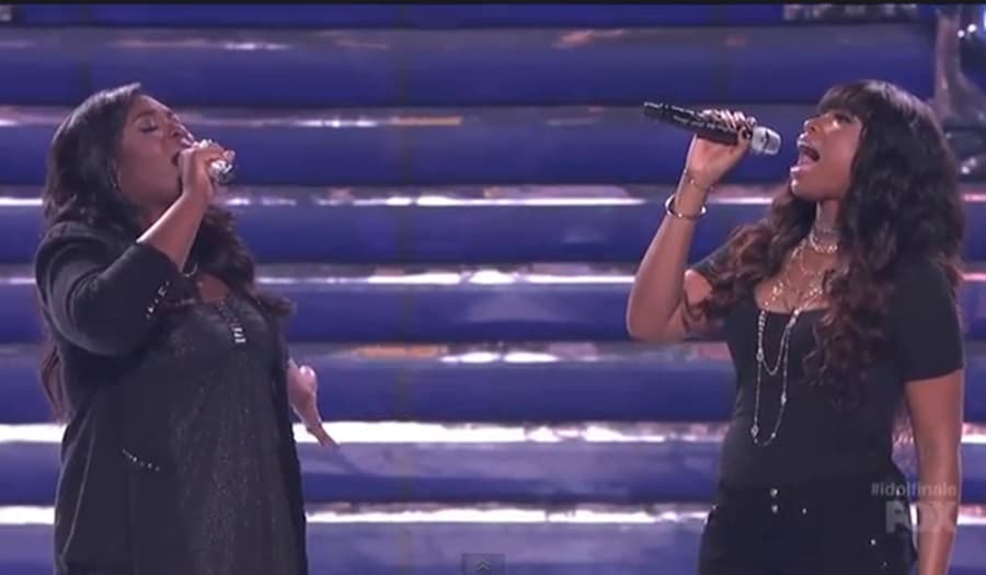 VIDEO: The Awkward Moment Jennifer Hudson Tries To Out-Sing Someone On American Idol…