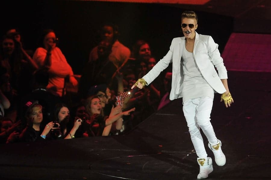 “Justin Bieber: I’m Gay!” So This Happened On Twitter…