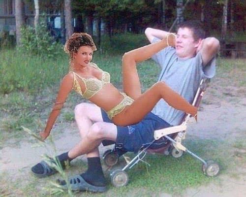 Lonely No More! The Best of Lads Who Have Clearly Photoshopped “Girlfriends” into Their Photos