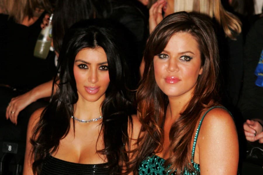 PICTURE – Kim Kardashian Posts Group Family Potraits To Instagram For Khloe’s Birthday