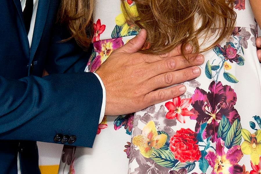 Expecting Something? Singer Sparks Pregnancy Rumours By Rubbing Girlfriend’s Tummy On Red Carpet