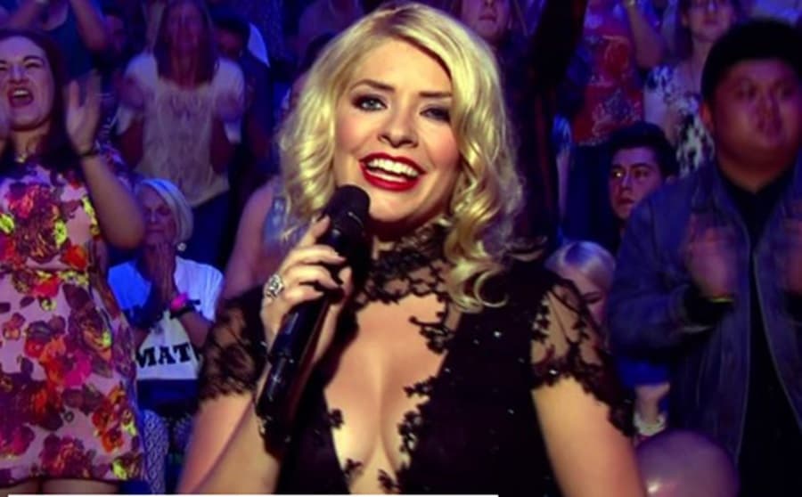 Block Your Eyes!!! Holly Willoughby’s Cleavage Causes Uproar On The Voice UK Final