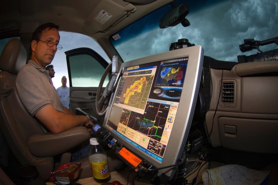 Discovery Channel Stars Die In Oklahoma Tornado