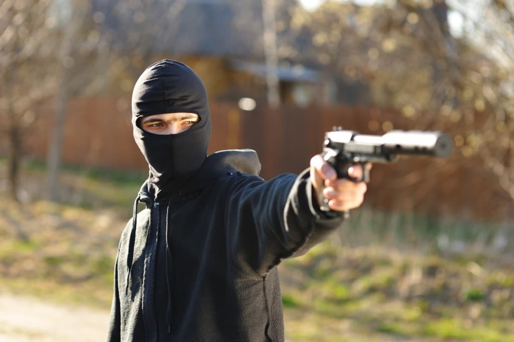 American Woman Hires Hitman to Kill Husband Because it’s “Easier Than Divorcing Him”