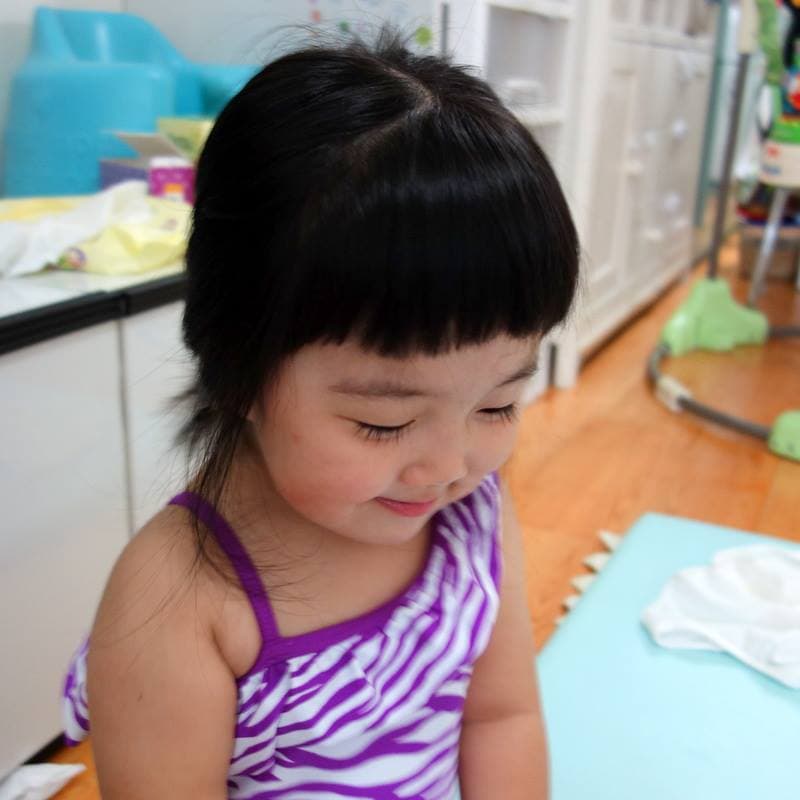 Video: Unbelievably Adorable Young Girl Has Had Enough of Her Father’s Antics!