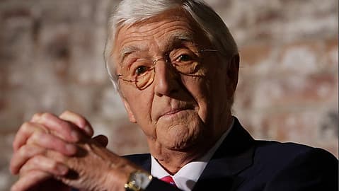 “Of course mortality is on the mind. But I’m not afraid.” Legendary Chat Show Host Opens Up About Cancer Diagnosis.