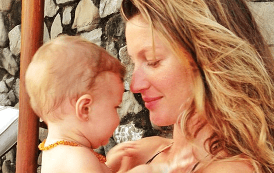 Model Tweets Out Cute Mother-Daughter Picture