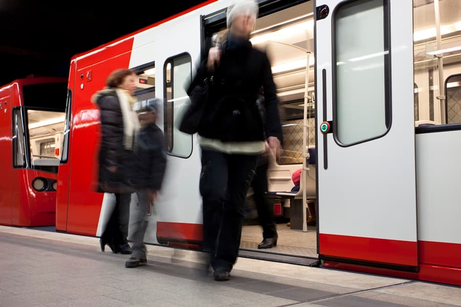 Crossed Lines: Man Clears Up Romantic Metro Misunderstanding