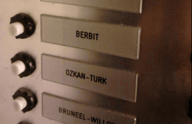 Kiss the What?? Irish Woman Comes Across Very Unusual Surname in Belgium