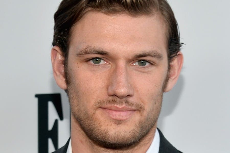 Hollywood Heartthrob Back With Ex-Fiancée