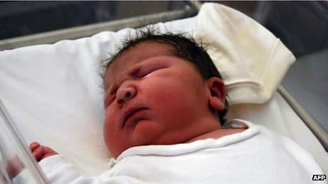 She’s a Record-Breaker! British Woman Gives Birth to Biggest Baby Ever Born Naturally in Spain