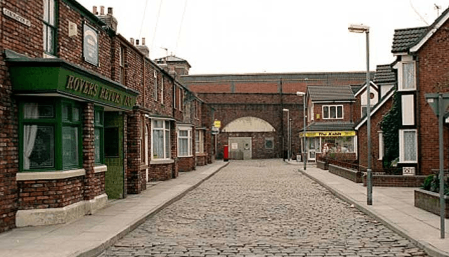 Actress Announces Corrie Departure On Twitter