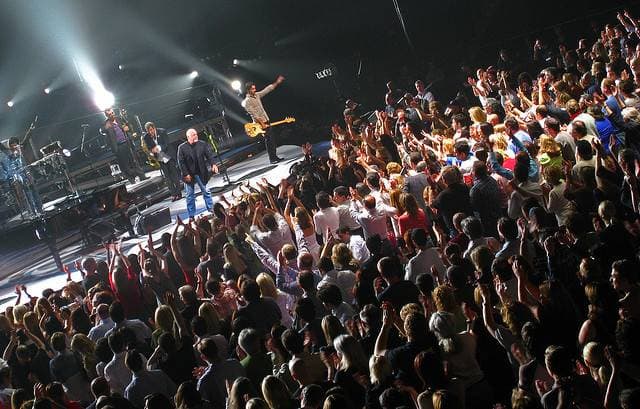 10 Things… People do at Concerts That Drive us Mad