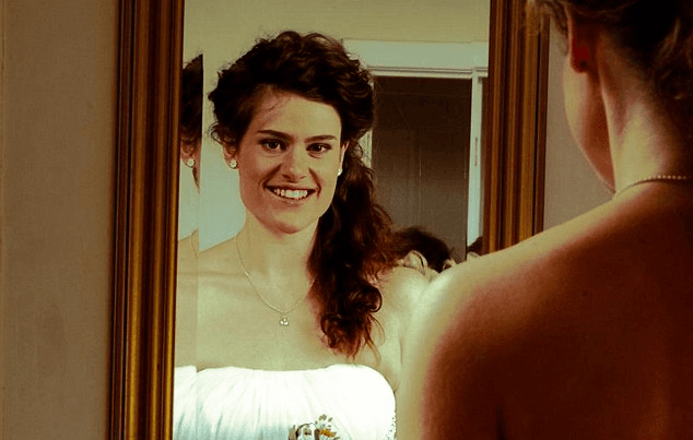 17st Bride Keeps Her Fiancé Waiting For Seven Years So She Can Wear Her Dream Wedding Dress
