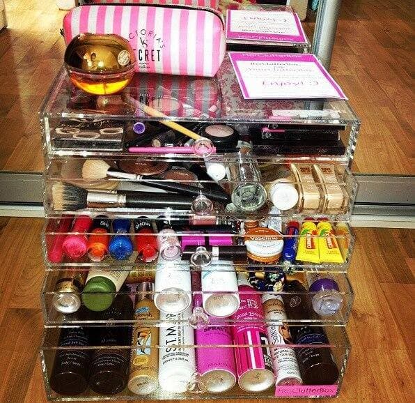 Beauty Fans – You Might Need One of These In Your Life