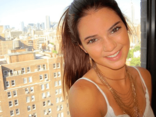 Kendall Jenner Dating Five Seconds Of Summer Star?!