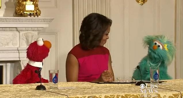 VIDEO – Michelle Obama Is Joined By Elmo And Rosita In The White House