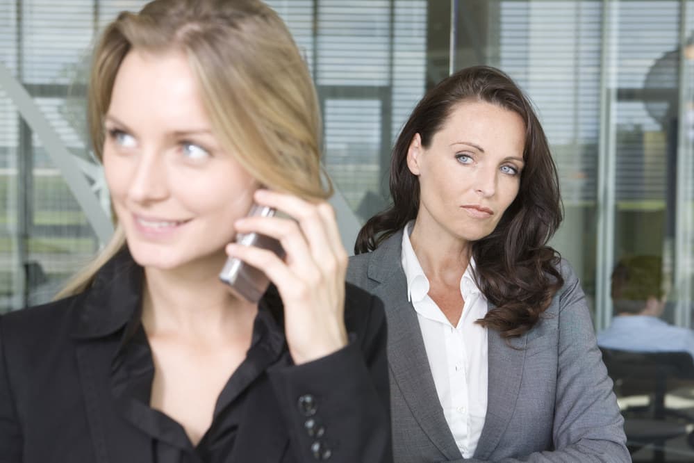 “Check Her Out” – Scientists Prove Women Ogle Other Women Just As Much As Men Do