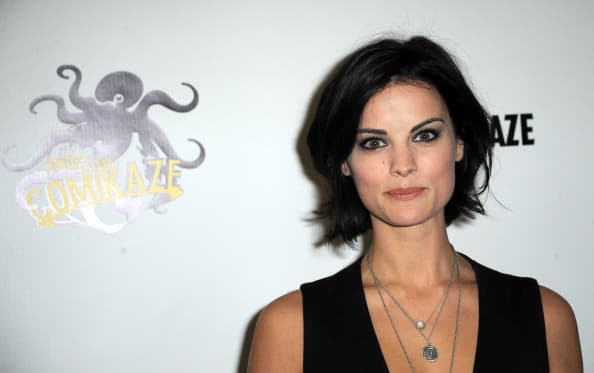Picture: Actress Opts For A Rather Revealing Dress At Thor 2 Premiere