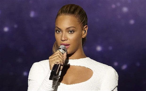 Picture: Beyoncé Opts For Bizarre Disguise When Exiting LA Studio