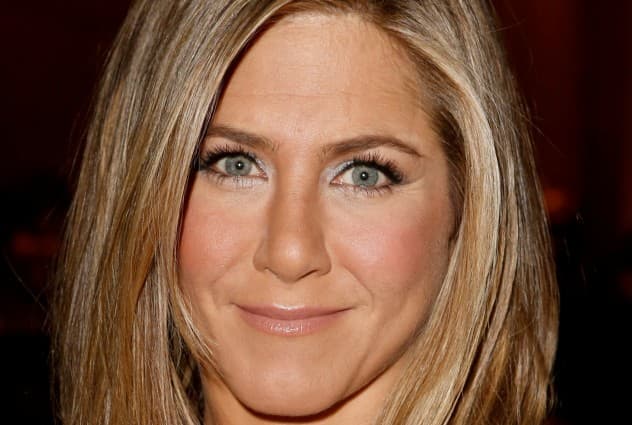 PICTURE – STOP EVERYTHING! Jennifer Aniston Has Cut Her Hair Again