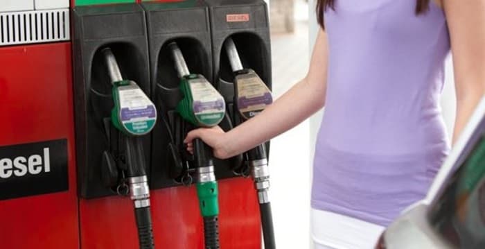 PICTURE: Motorist in Tralee Doesn’t Take The Easy Road When It Comes To Filling The Car