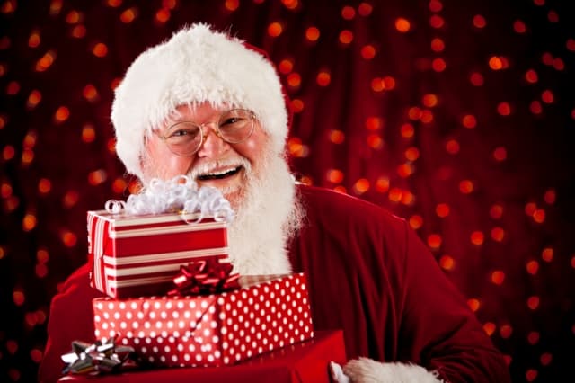 Reeling Back The Years – Childhood Christmas Traditions