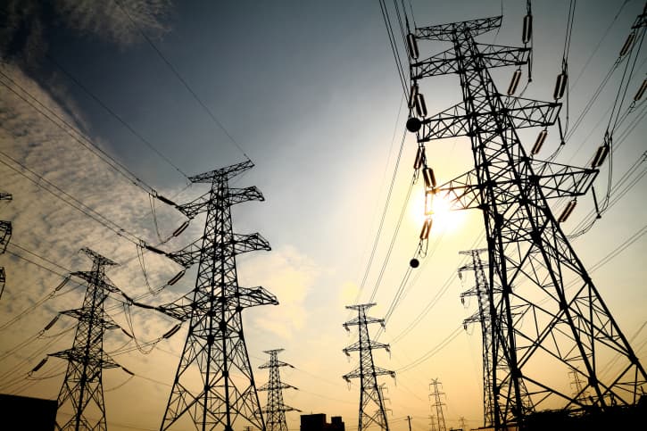 Storm Threatens Public Transport And 6,000 Homes Without Power As Bad Weather Continues