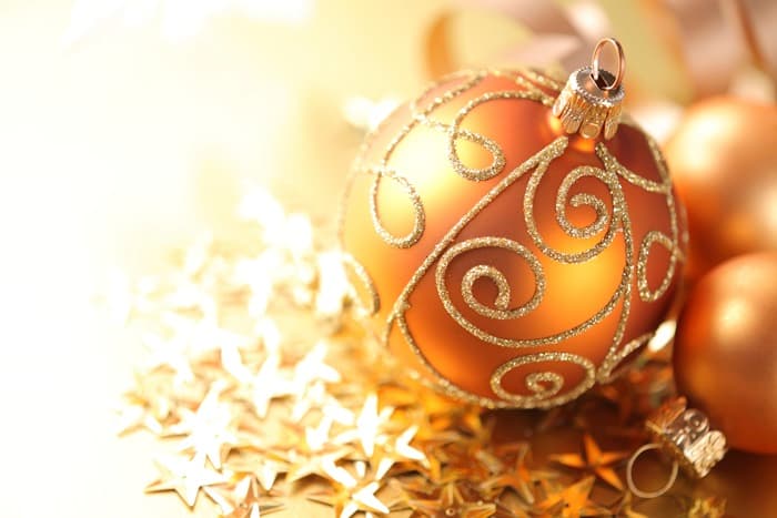 Little Girl Writes Note to John Lewis Store to Say Sorry For Breaking Christmas Bauble