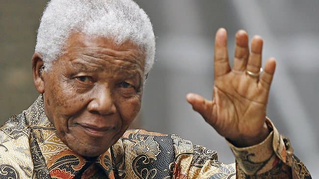 Video: Gospel Choir Perform Tribute To Nelson Mandela In Supermarket