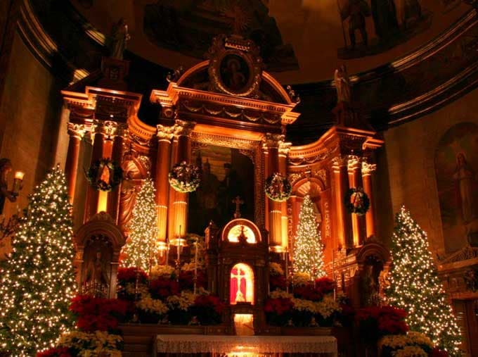 “Midnight Mass” – 5 Things That Always Happen In An Irish Home At Christmas