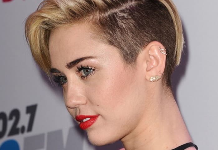 Miley Shows Off New Do… After Twerking With Santa