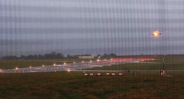 VIDEO – Scary Landing For Ryanair Flight In Bristol Due To High Winds