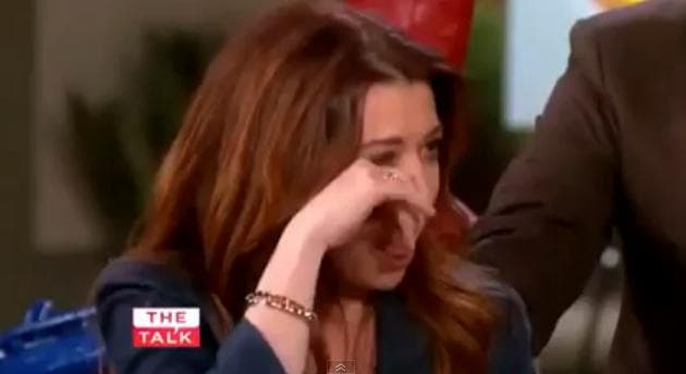 VIDEO – Alyson Hannigan Cries Over Saying Goodbye To How I Met Your Mother Husband Jason Segel