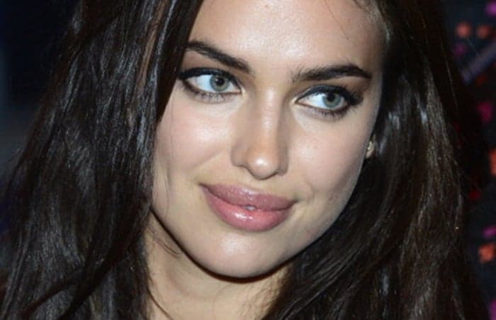 PICTURE: Model Shares VERY Cheeky Beach Snap