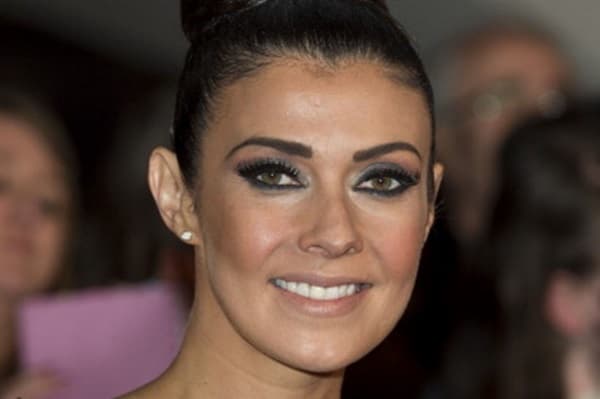 PICTURE: Soap Star Shows Off Toned Tummy On Twitter
