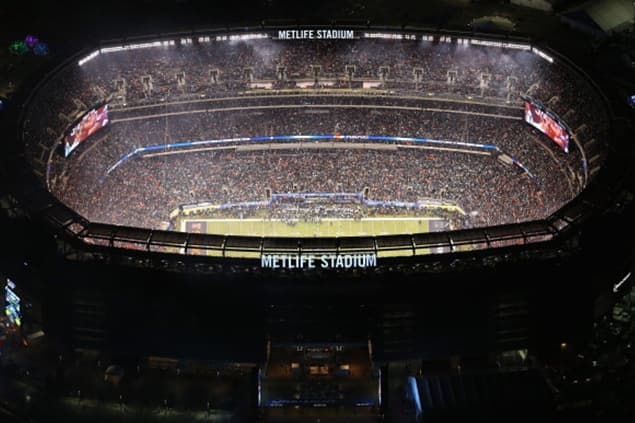 PICTURE – A Little Piece Of Home, GAA Fan Represents At The Super Bowl Last Night