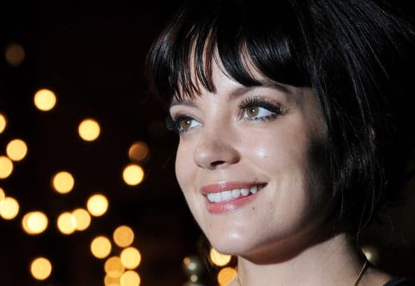 PICTURE: Lily Allen Debuts A Very Colourful New ‘Do! PICTURE: Lily Allen Debuts A Very Colourful New ‘Do!