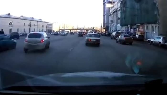 VIDEO: Female Motorist Pulls Off Mind-Blowing Manoeuvre