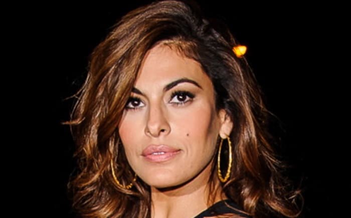 A Mini Gosling? Eva Mendes Sparks Pregnancy Rumours!