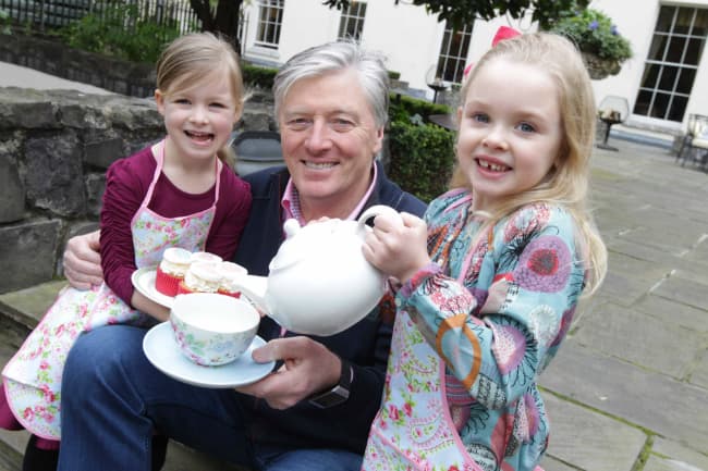 Two’s Company, Tea’s a Party! Will You Be a Host This Alzheimer’s Tea Day?