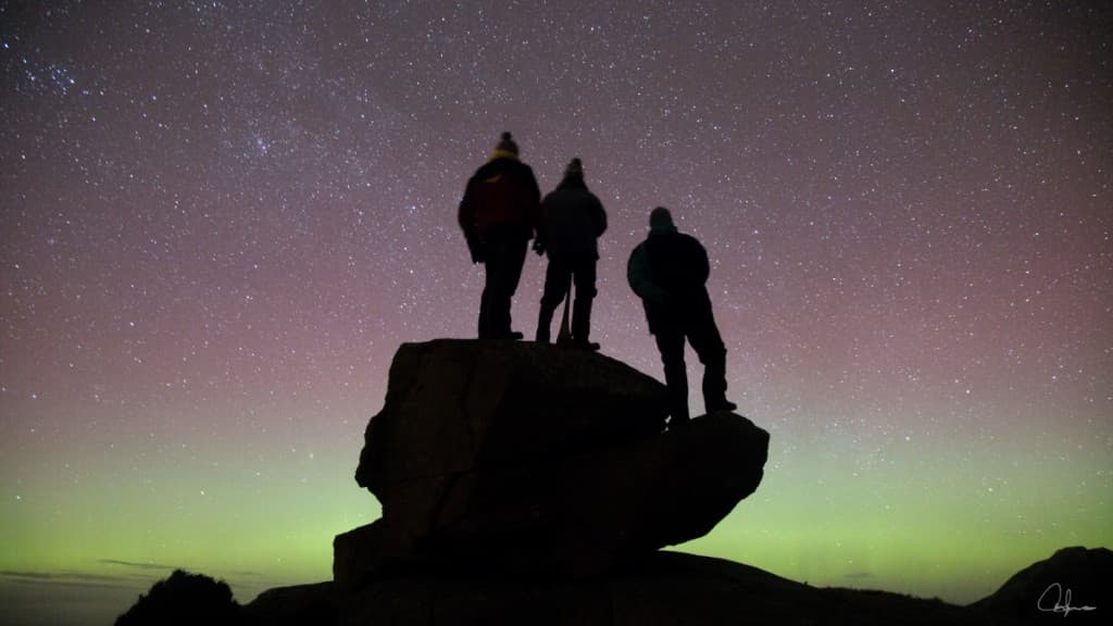 PICS: Ireland’s 2 Favourite Things Combine… ​Aurora Borealis And The GAA