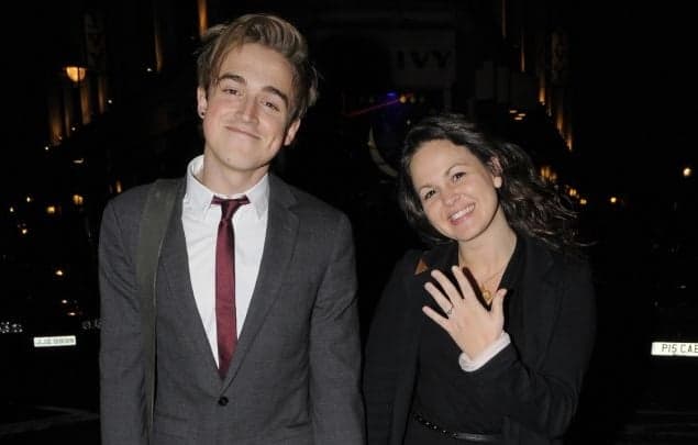 PHOTO: This Boyband Star Has Come Up With A Very Cute Way To Make Sure His Wife Stays In Touch While He’s On Tour