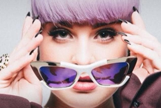 PICTURE: Kelly Osbourne Posts Pre-Oscars Prep Pic