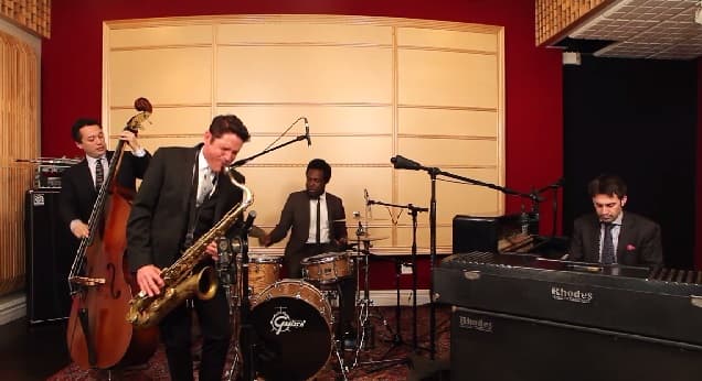 A Song of Fire and Jazz: Watch This Incredibly Smooth Version of the Game of Thrones Theme A Song of Fire and Jazz: Watch This Incredibly Smooth Version of the Game of Thrones Theme