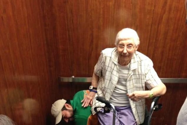 Pic Of The Day – This Is The Definition Of Absolute Gentleman